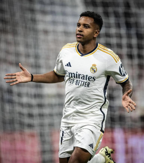 Baccarat-身价暴跌5000万欧＋赛季报销！皇马巨星不愿离队，如今自讨苦吃|罗德里戈|伯纳乌|罗德里戈·埃尔南德斯·卡斯坎特|圣地亚哥-伯纳乌足球场|美加墨世界杯_新浪体育_新浪新闻