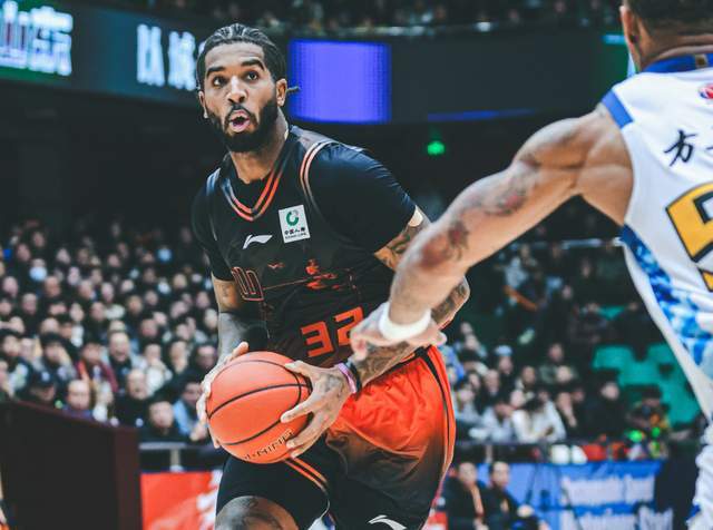 游戏玩法-央视直播！山东VS浙江全力出击，超级外援挑大梁，邱彪底气十足